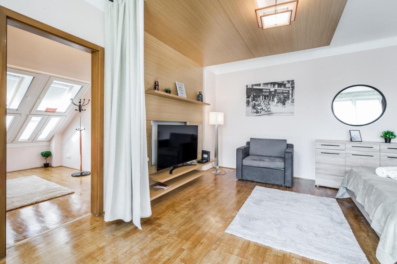 Bpr Timber Loft Home With Balcony Budapest Eksteriør billede